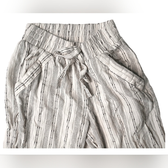 Sienna Sky Gray Striped Wide Leg Pants - Picture 4 of 4